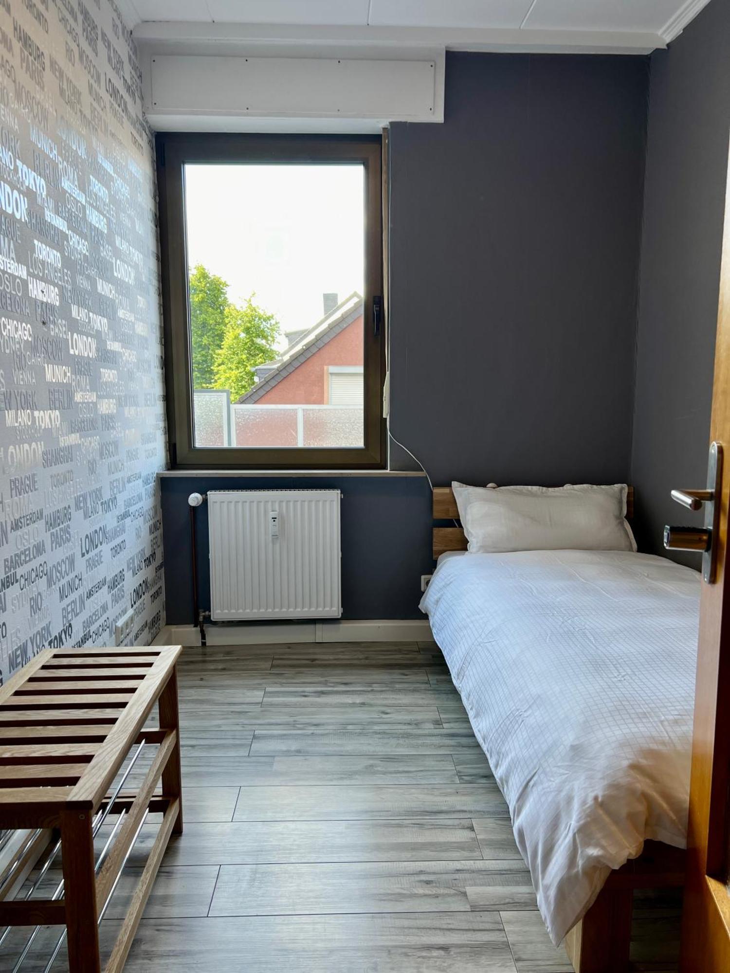 Bequemes Zimmer In Moderner Unterkunft My Pension Duisburg Exterior photo